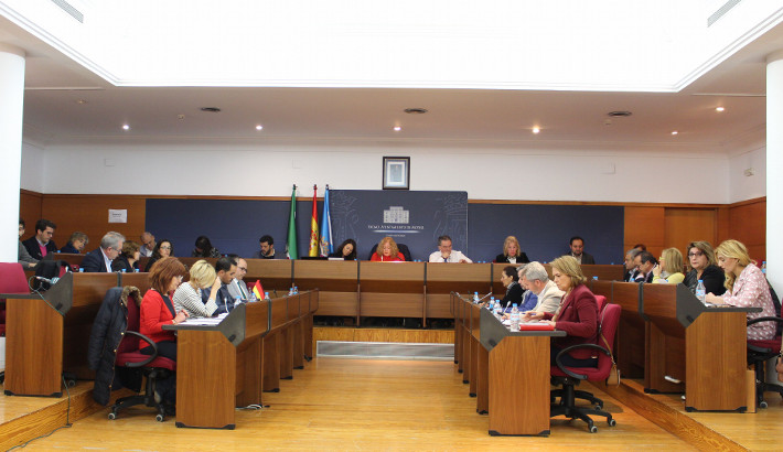 El Pleno del Ayuntamiento de Motril aprueba por unanimidad la adhesin a la Red de Municipios contra la Estacionalidad Turstica del Litoral Andaluz (RMET)